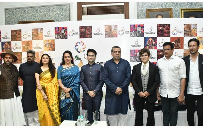 Bollywood Celebrities with Mr. Yash Birla at Raj Bhawan for Conference