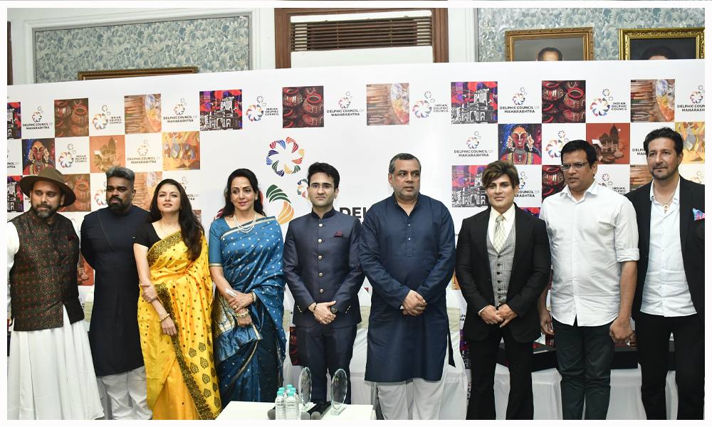 Bollywood Celebrities with Mr. Yash Birla at Raj Bhawan for Conference 