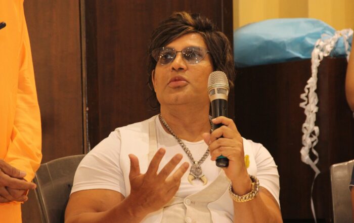 Yash Birla at Art Exhibition in Jehangir Art Gallery