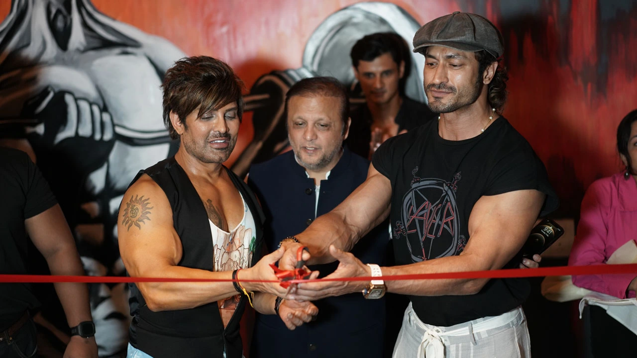 Yash Birla with Vidyut Jamwal for Pump Gym Opening